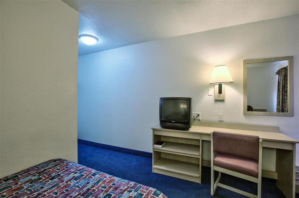 Luxury Inn Albany Room photo