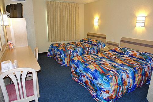 Luxury Inn Albany Room photo