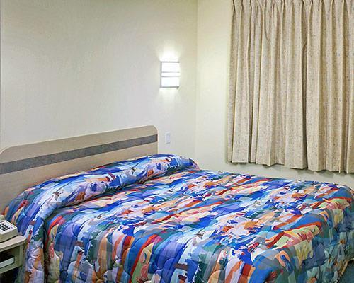 Luxury Inn Albany Room photo